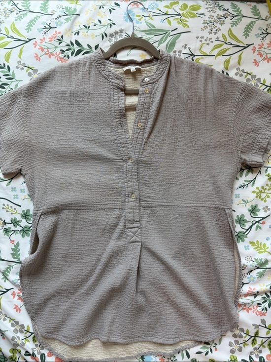 Wilfred Tops - Wilfred Short-Sleeve Buttoned Henley Shirt in grey M